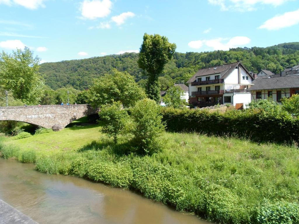 Bed&Breakfast Eifelpension Brueckenschenke Fuchshofen Екстер'єр фото